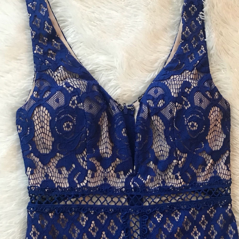 ❗️SALE❗️Nanea Blue Lace Dress - Picture 4 of 5